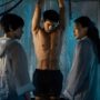 【動画】【映画紹介】2025年ネトフリ最新】R-15指定の問題作!娘を奪われた母親が、復讐のため”黒幕”をあえて生き返らせ、狂気の拷問でジワジワと追い詰める! 【動画】【映画紹介】2025年ネトフリ最新】R-15指定の問題作!娘を奪われた母親が、復讐のため”黒幕”をあえて生き返らせ、狂気の拷問でジワジワと追い詰める!